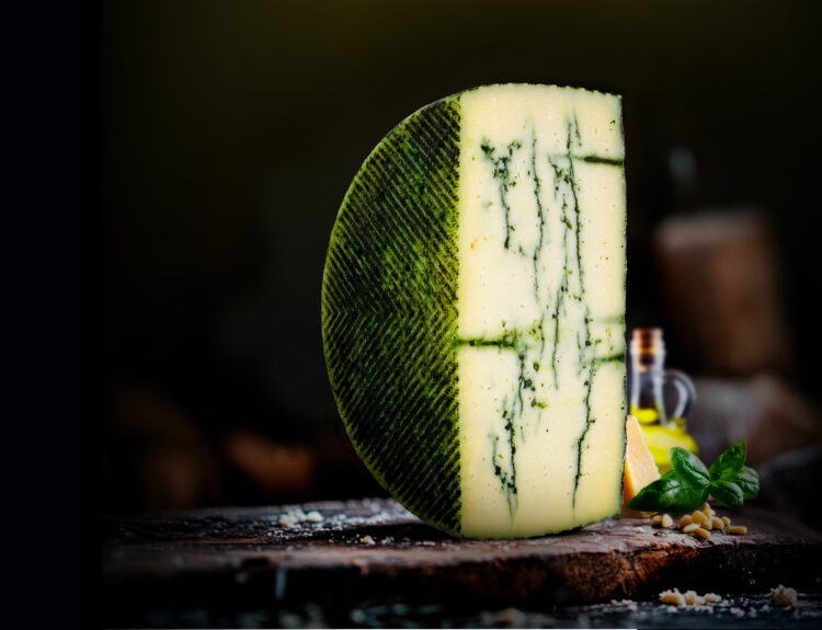 “Della Mamma” no es solo un queso, es una experiencia: la de saborear Italia sin moverse de casa, de volver a lo sencillo, a lo hecho con cariño. Ya puedes encontrarlo en nuestra tienda online.